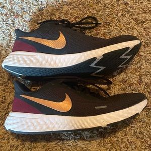 WOMEN'S NIKE REVOLUTION 5 RUNNING SHOES 6.5